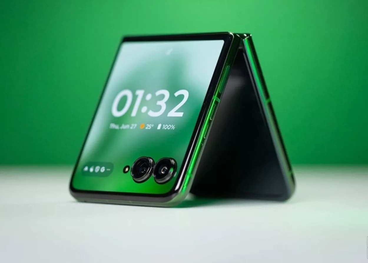 Motorola Razr Plus 2025