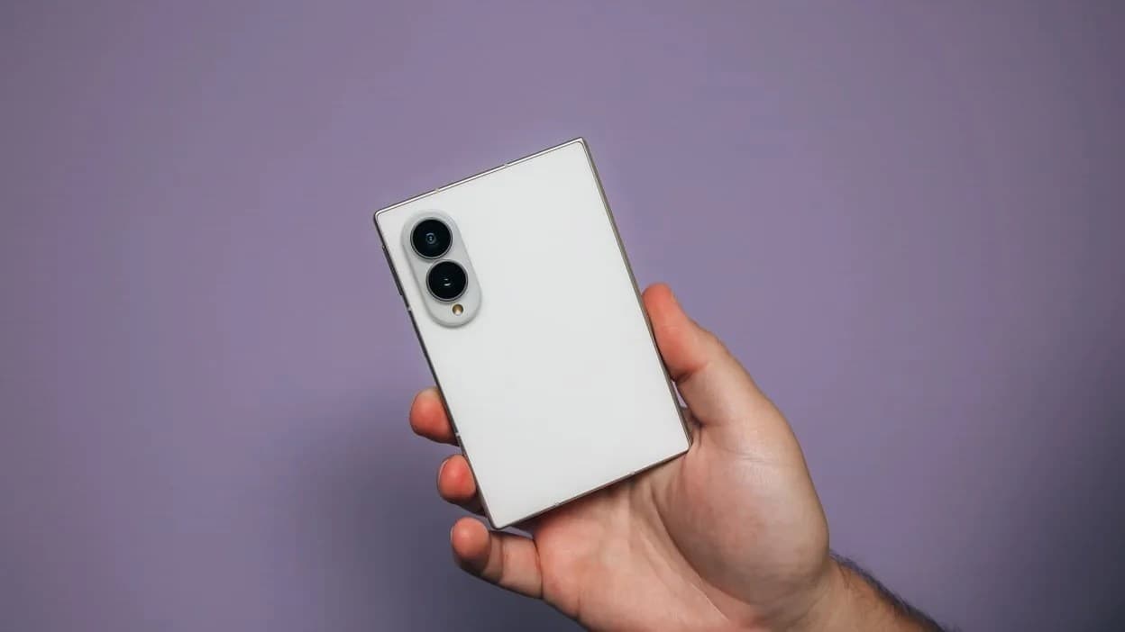 Galaxy Z Fold 8 esgota no Japão e vende o dobro do Fold 7 na loja