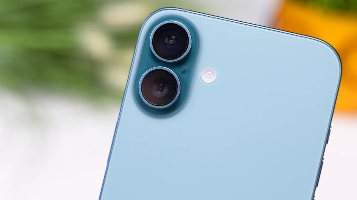 iPhone 16