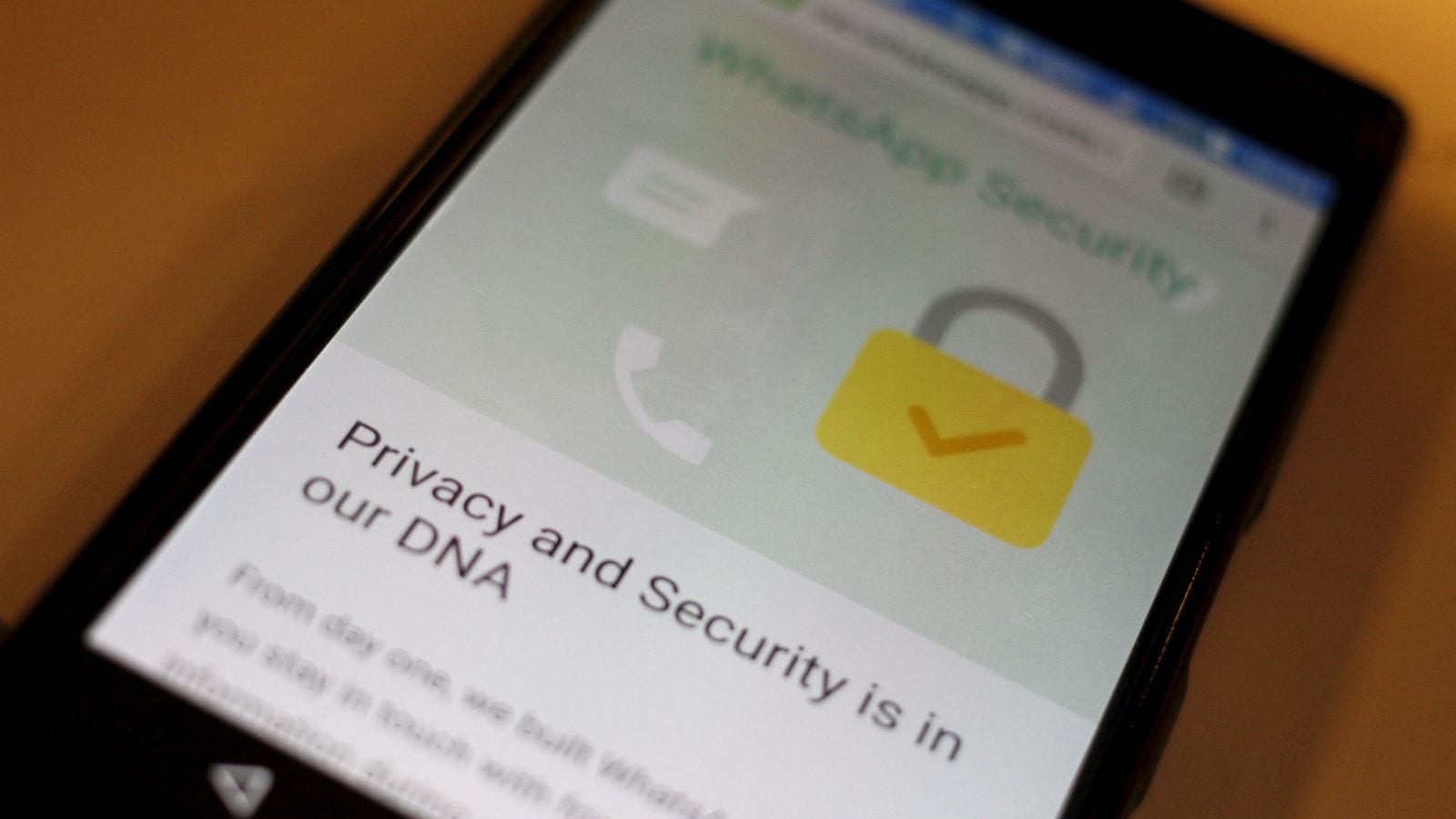 Imagem mostrando texto do WhatsApp sobre segurança e criptografia