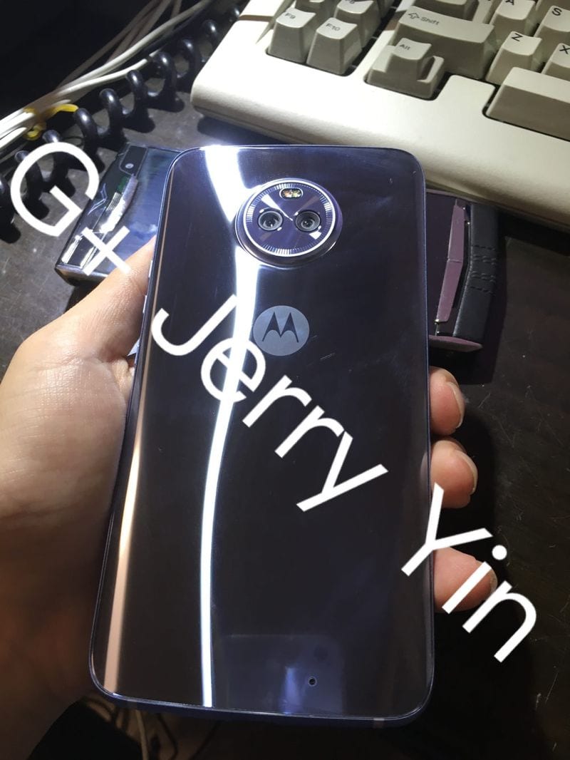 motox43 Moto X4