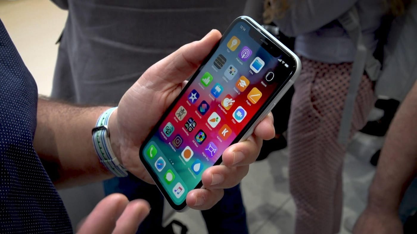 Apple diz que vai baixar os preços do iPhone em alguns países