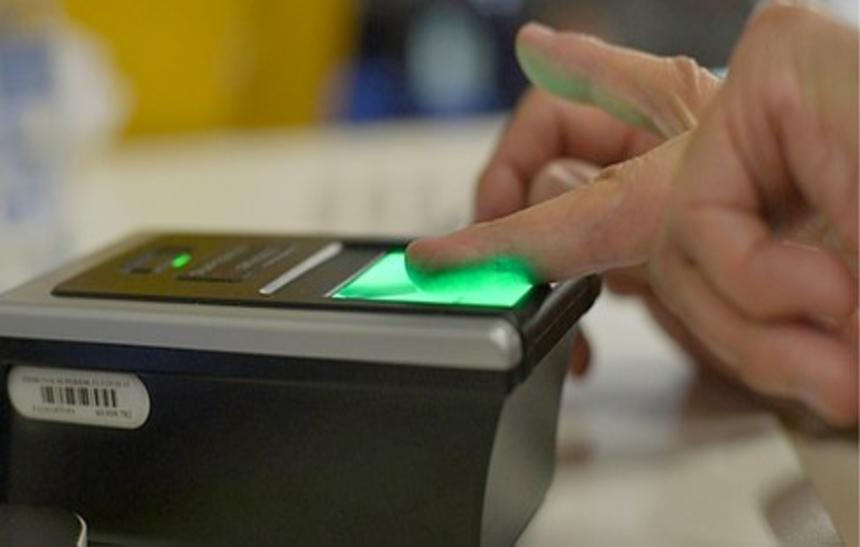 Tecnologia TSE permite que eleitores registrem suas digitais via smartphone