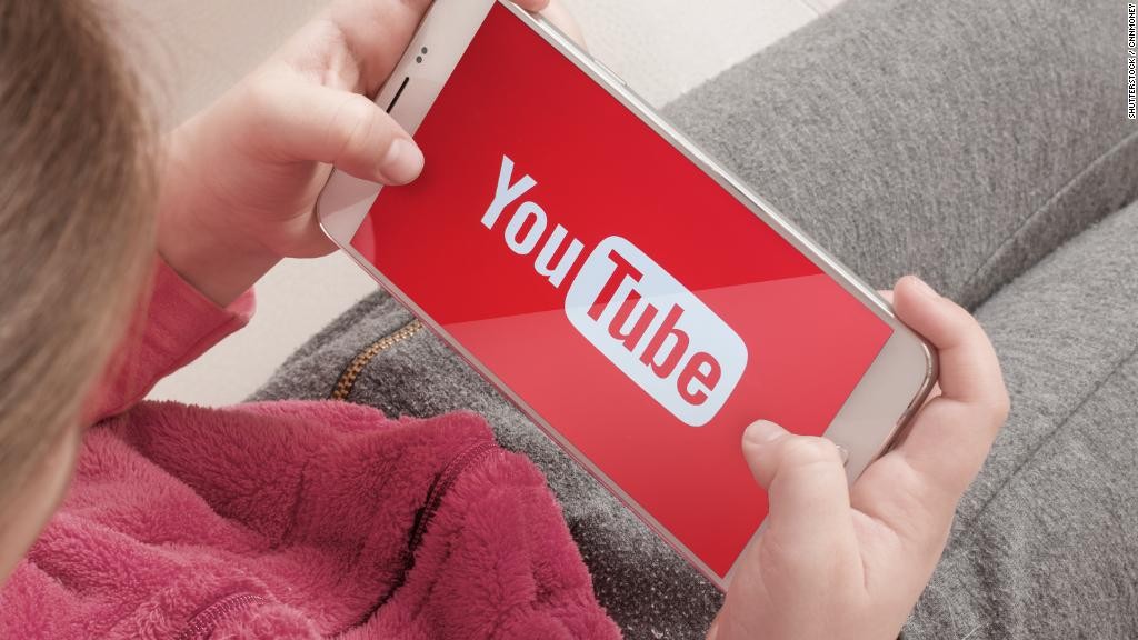 Chegou aí? YouTube dá início a testes com comentários flutuantes em vídeos na horizontal