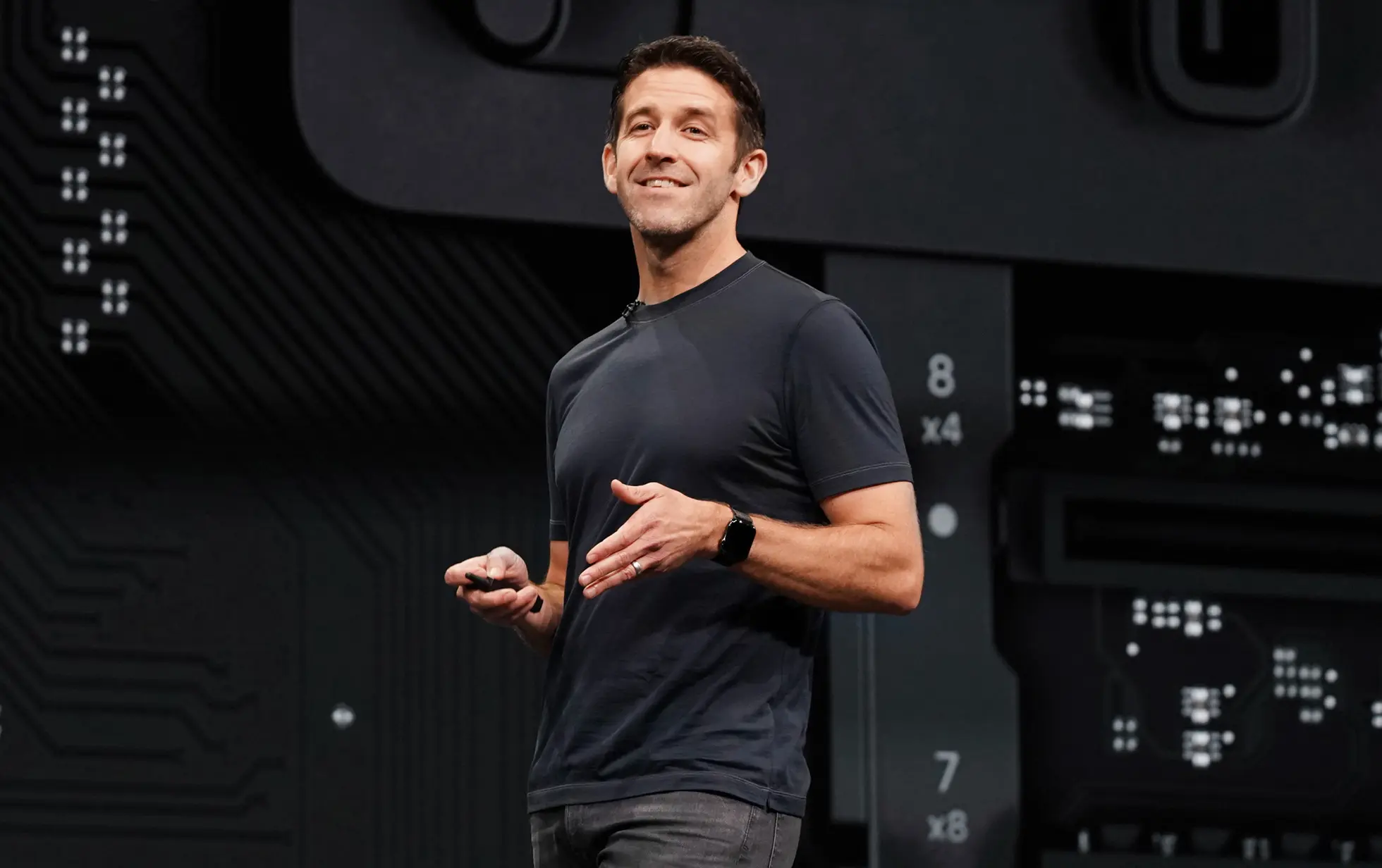 Apple_dan-riccio-begins-a-new-chapter-at-apple-John-Ternus_01252020.jpg John Ternus